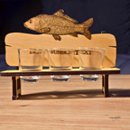 Personalisierte Karpfen-Schnapsbank aus Holz – Geschenk für Angler | 2er oder 3er Bank