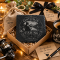 Geschenk für Angler mit personalisiertem Vintage Schieferuntersetzer und Anglermotiv