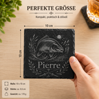 Personalisierter Karpfen Schieferuntersetzer mit Name – Geschenk für Angler, Fischer und Karpfenfans aus Naturschiefer mit hochwertiger Lasergravur