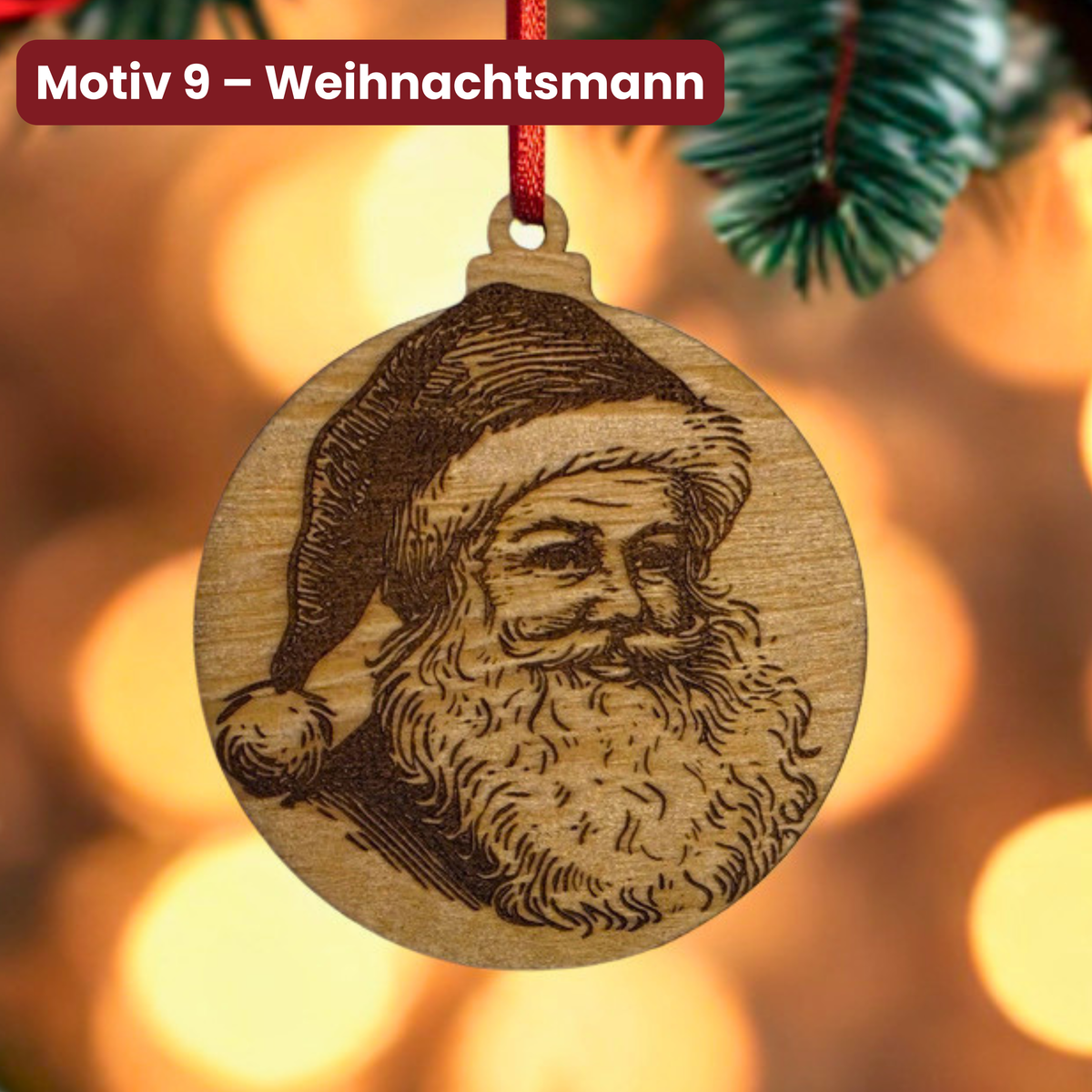 Weihnachtsanhänger aus Holz mit detailreich graviertem Weihnachtsmann und rotem Band zum Aufhängen