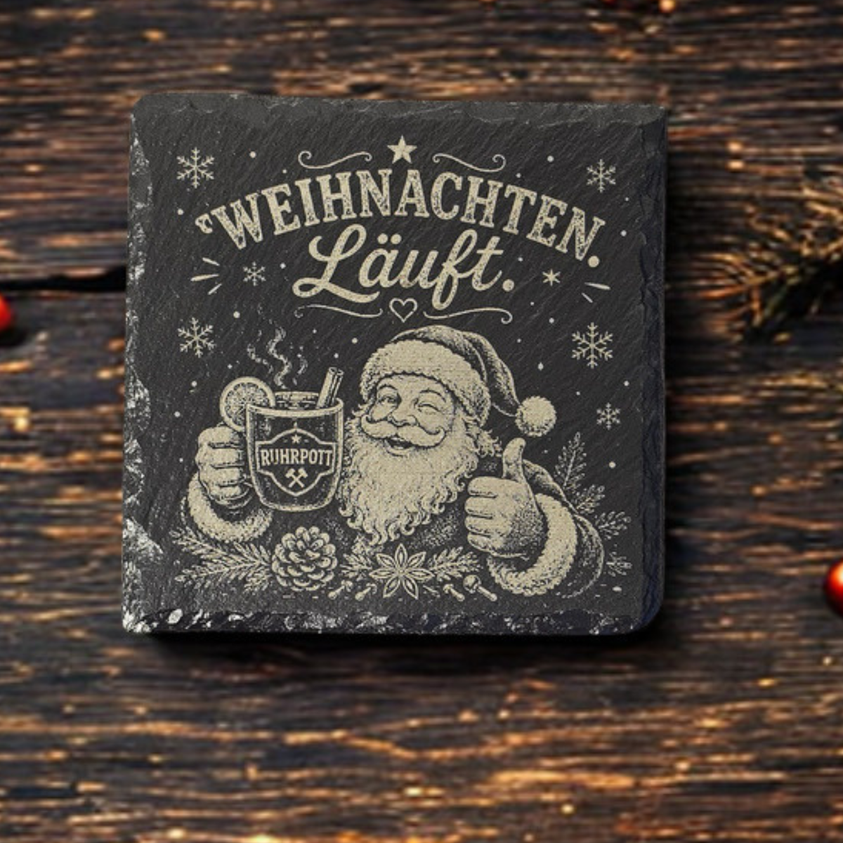 Weihnachtlicher Schieferuntersetzer mit Weihnachtsmann, Ruhrpott Tasse und Spruch Weihnachten läuft