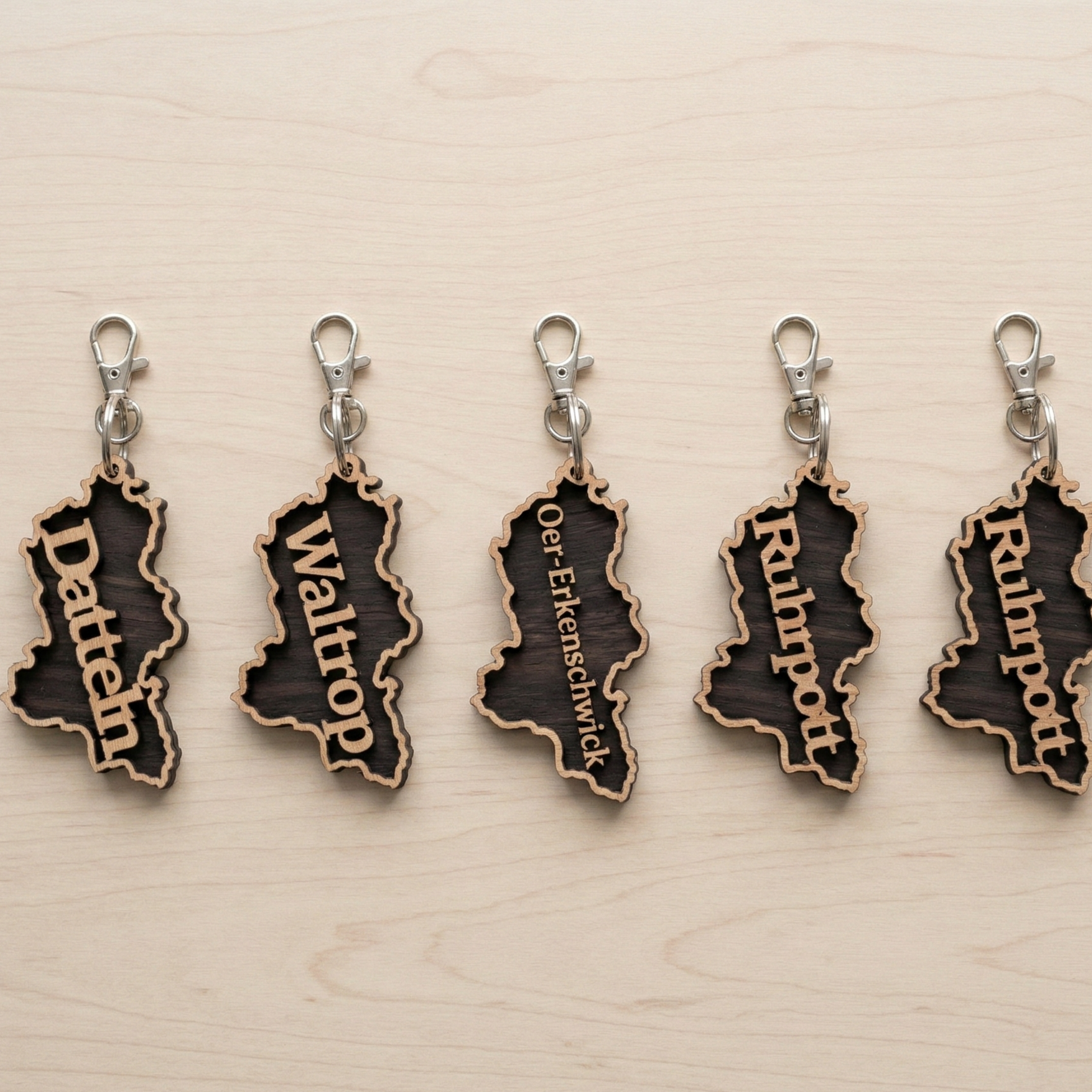 Personalisierter Ruhrpott Schlüsselanhänger mit Wunsch-Stadt – Holz Geschenk & 3er/5er Set