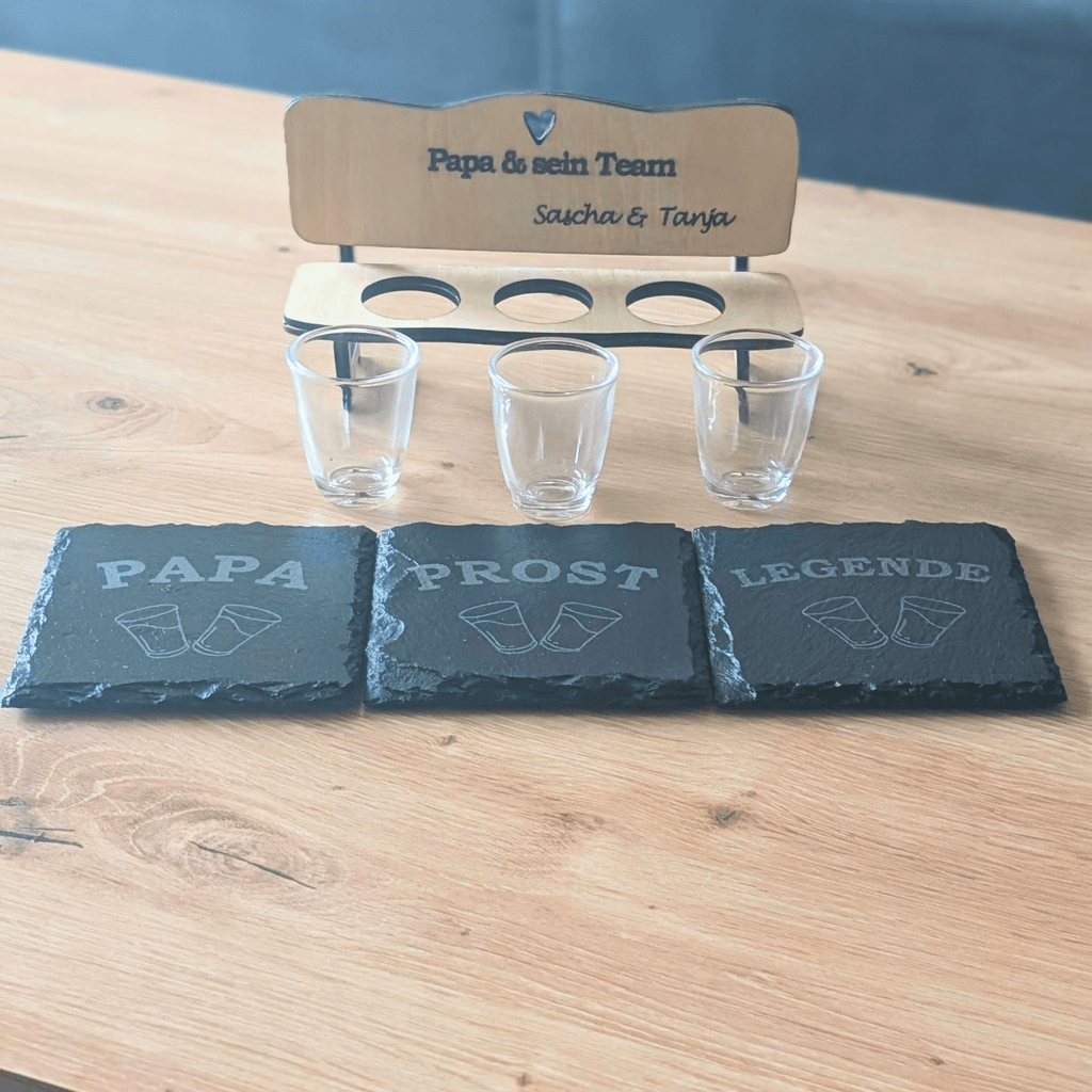 Schnapsbank „Papa & sein Team“ – personalisiertes Männer Geschenk mit 3 Gläsern & Untersetzern - Gravurliebe