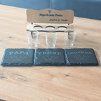 Schnapsbank „Papa & sein Team“ – personalisiertes Männer Geschenk mit 3 Gläsern & Untersetzern - Gravurliebe