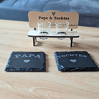 Schnapsbank Papa & Tochter – personalisiertes Geschenk aus Holz mit Gläsern & Untersetzern - Gravurliebe