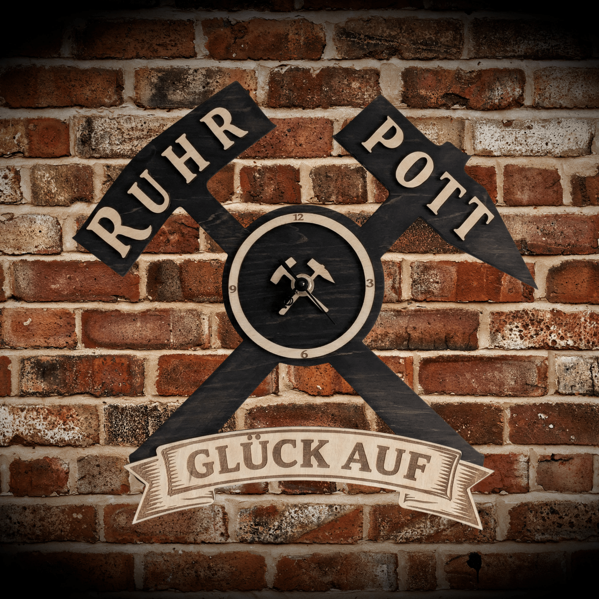 Ruhrpott Wanduhr aus Holz – Bergbau Design mit Schlägel & Eisen „Glück Auf“ - Gravurliebe