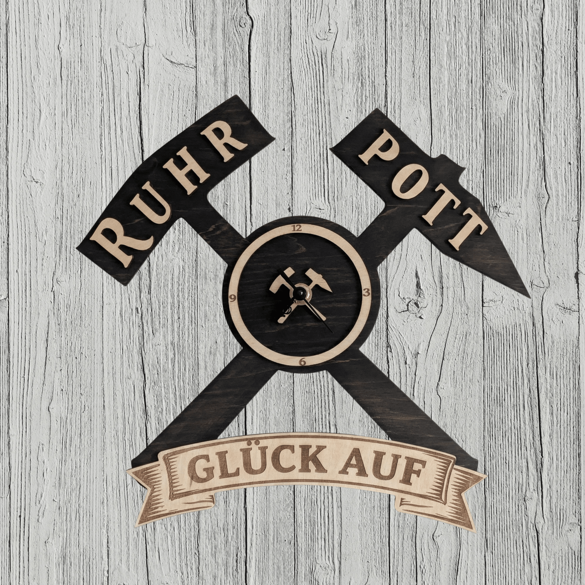 Ruhrpott Wanduhr aus Holz – Bergbau Design mit Schlägel & Eisen „Glück Auf“ - Gravurliebe