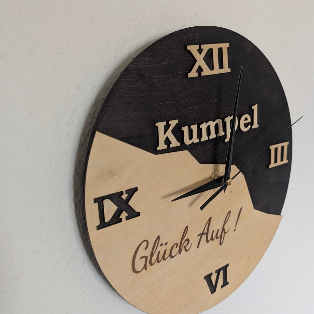 Ruhrpott Wanduhr aus Holz – Geschenk für Papa & Männer mit Bergbau Design