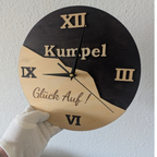 Ruhrpott Wanduhr aus Holz – Geschenk für Papa & Männer mit Bergbau Design