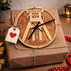 Wanduhr Förderturm aus Holz „Glück Auf“ – Ruhrpott Uhr im Bergbau-Stil | Geschenk für Kumpel & Malocher