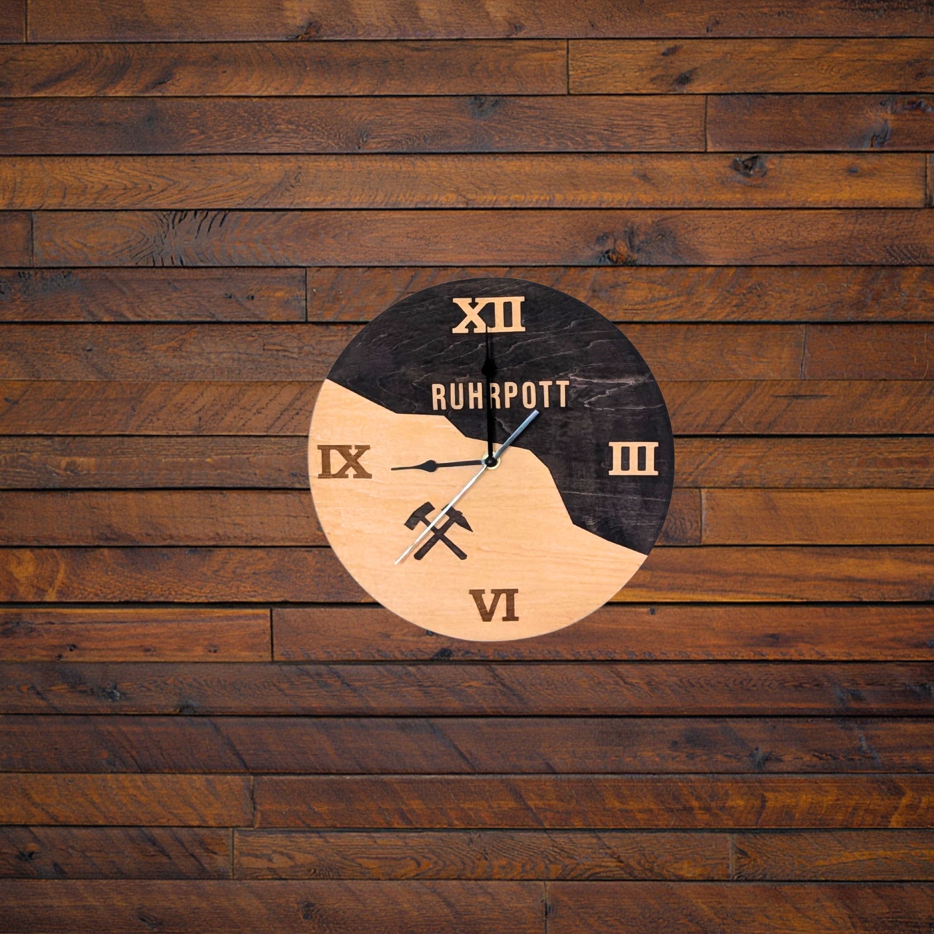 Ruhrpott Wanduhr aus Holz – Schlägel & Eisen – Geschenk für Männer