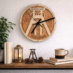 Wanduhr Förderturm aus Holz „Glück Auf“ – Ruhrpott Uhr im Bergbau-Stil | Geschenk für Kumpel & Malocher