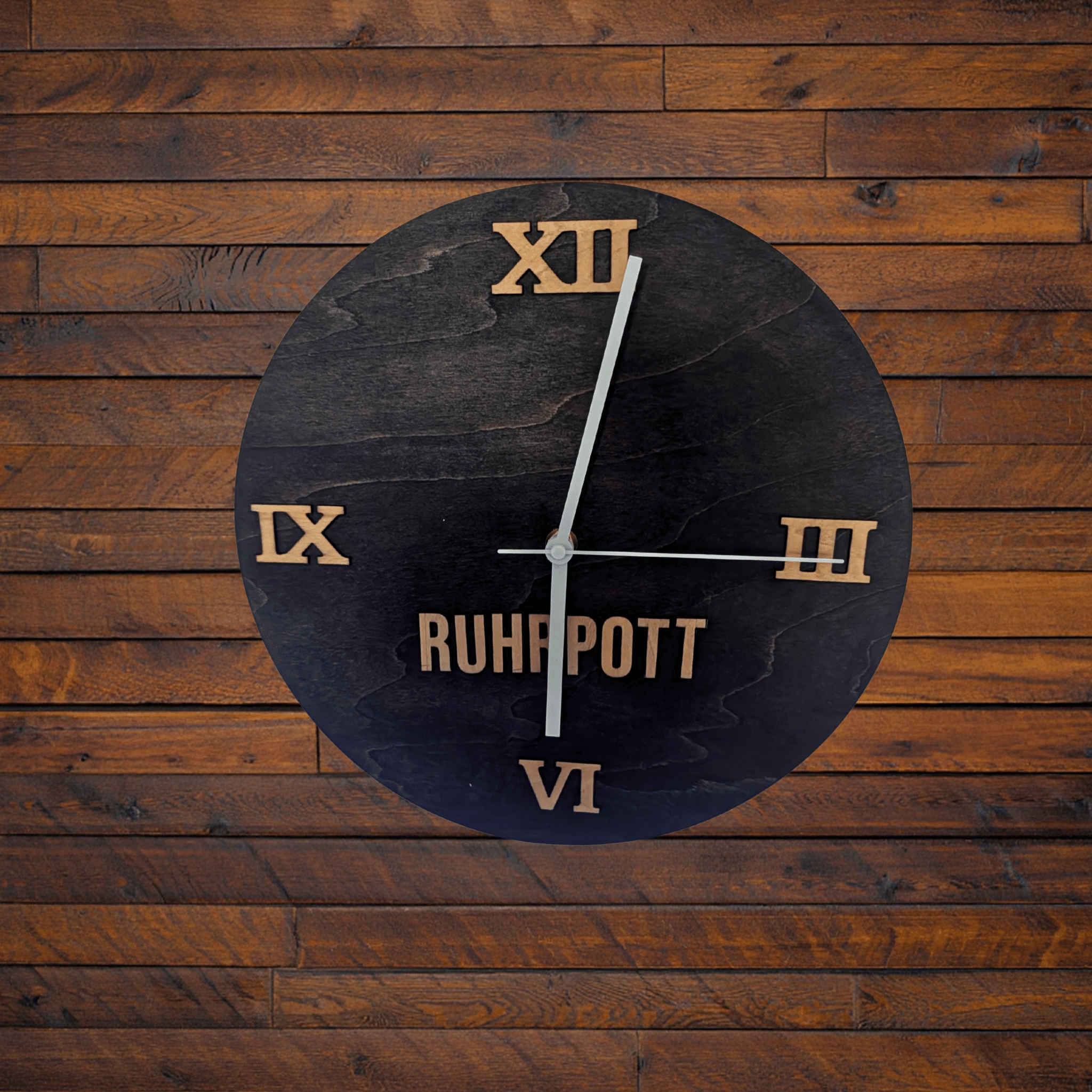 Ruhrpott Wanduhr aus Holz schwarz – Geschenk für Papa & Männer mit Charakter - Gravurliebe