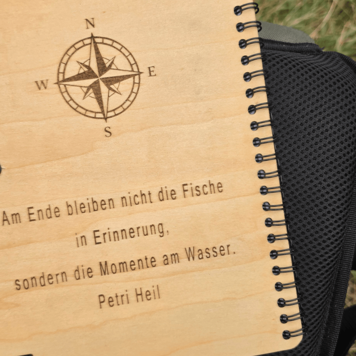 Personalisiertes Fangbuch aus Holz – Premium Angeltagebuch mit Wunschname - Gravurliebe