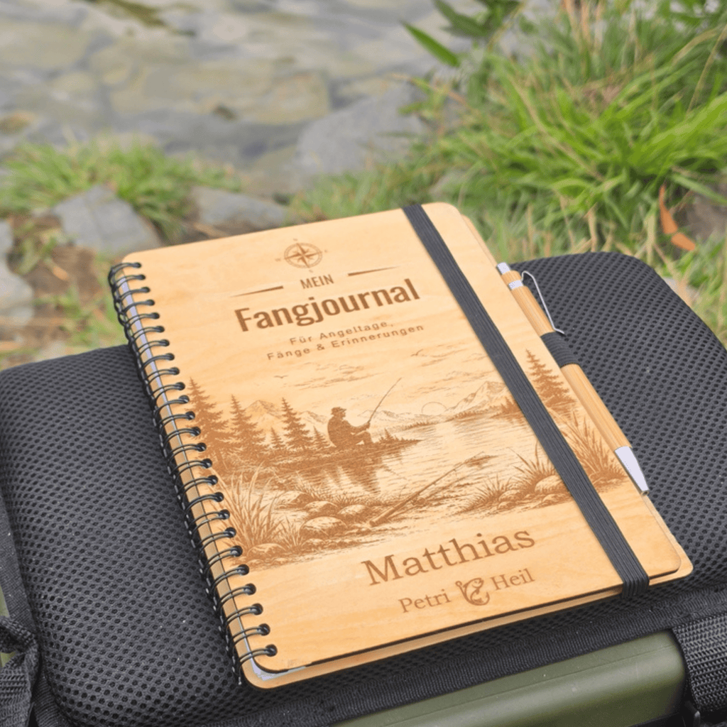 Personalisiertes Fangbuch aus Holz – Premium Angeltagebuch mit Wunschname - Gravurliebe