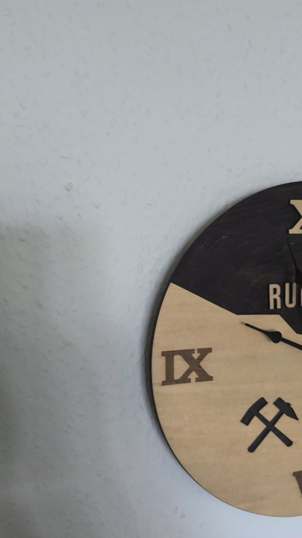 Ruhrpott Wanduhr aus Holz – Schlägel & Eisen – Geschenk für Männer
