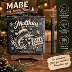 Personalisierte Schieferuntersetzer Angler „Petri Christmas“ – Weihnachtsgeschenk mit Wunschname - Gravurliebe